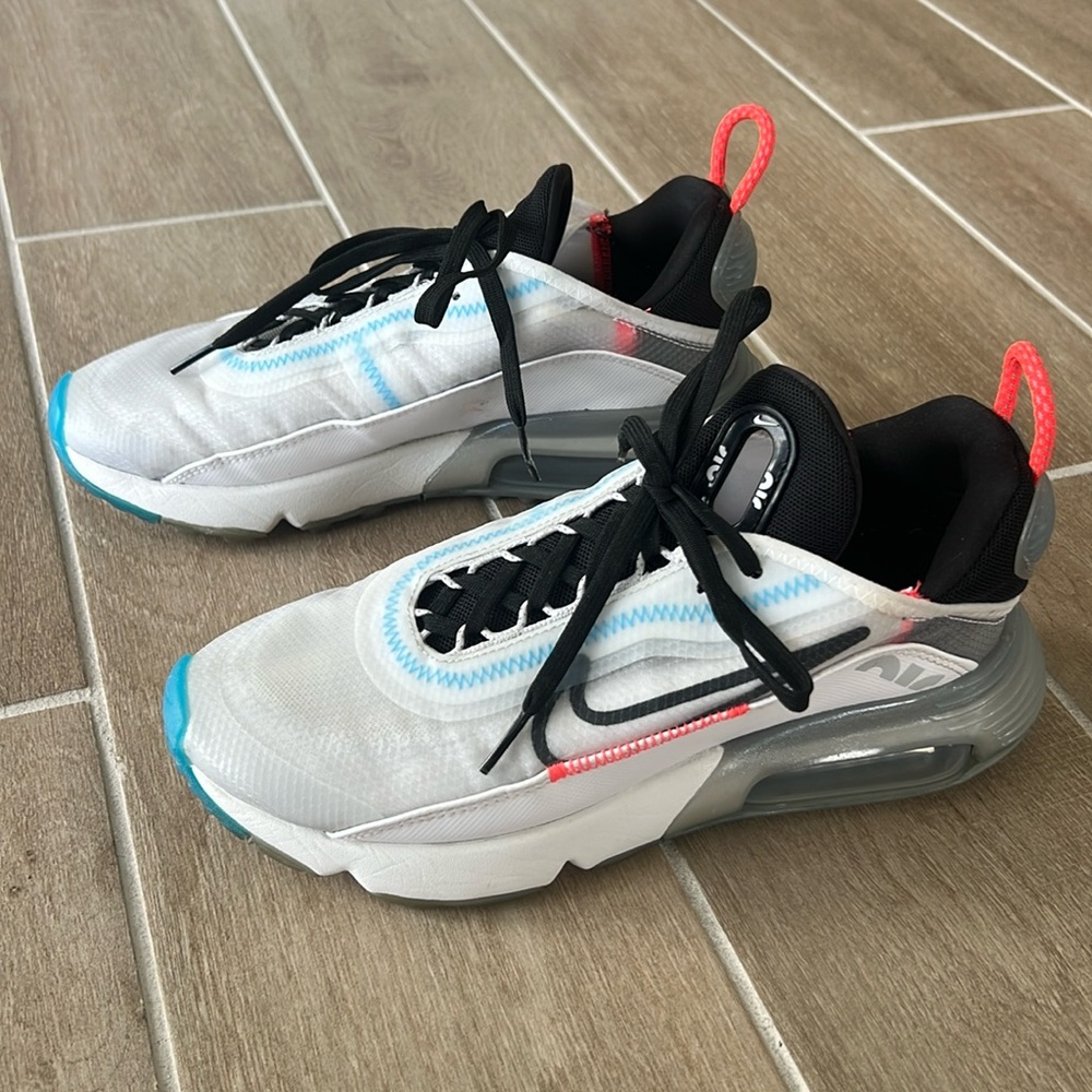 Nike AirMax 2090 Pure Platinum Sneakers Size 7.5